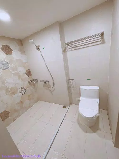 輕型浴室裝潢-白色空間感-屏東浴室修繕